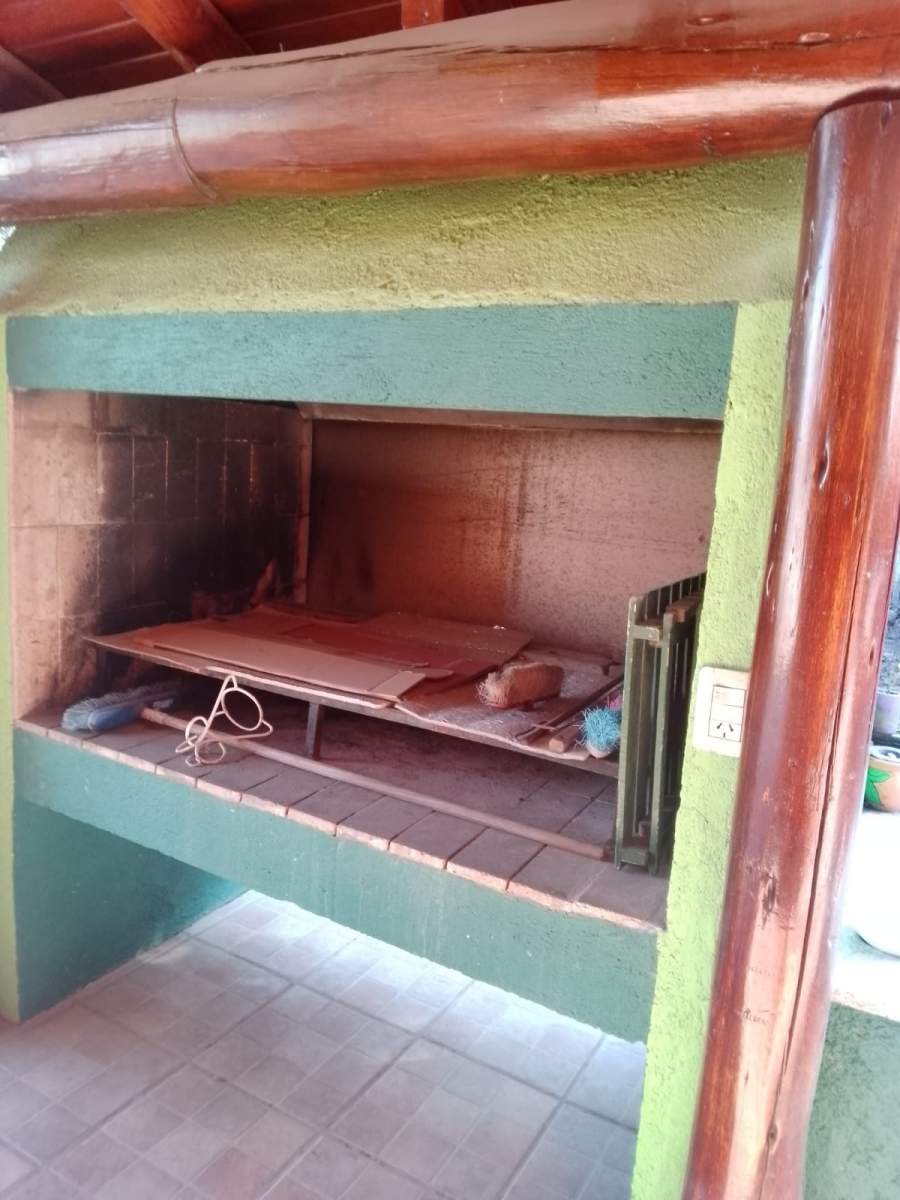 CHEMES INVERSIONES VENDE CADA CON PILETA EN VILLA GIARDINO