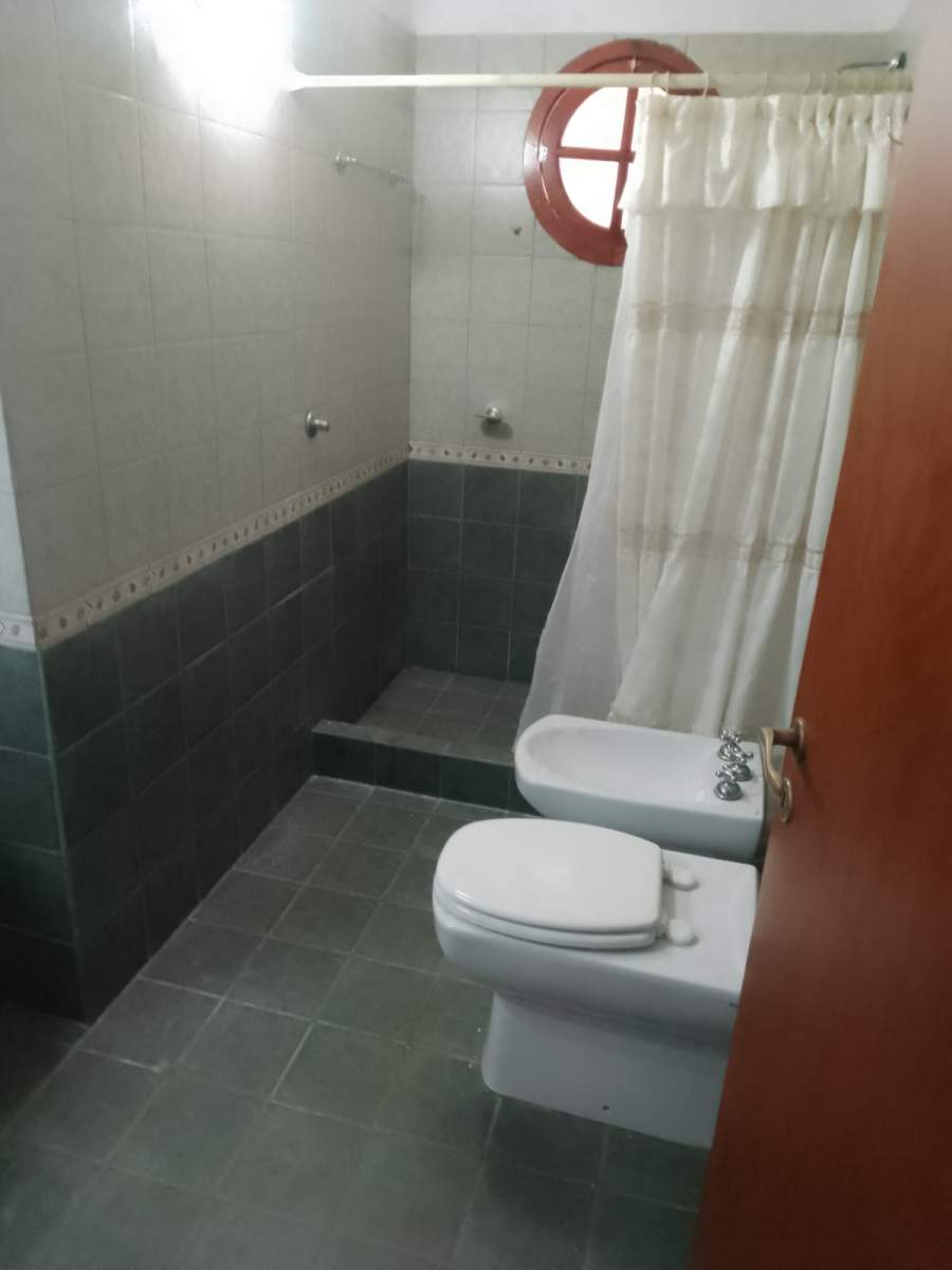 CHEMES INVERSIONES VENDE CADA CON PILETA EN VILLA GIARDINO