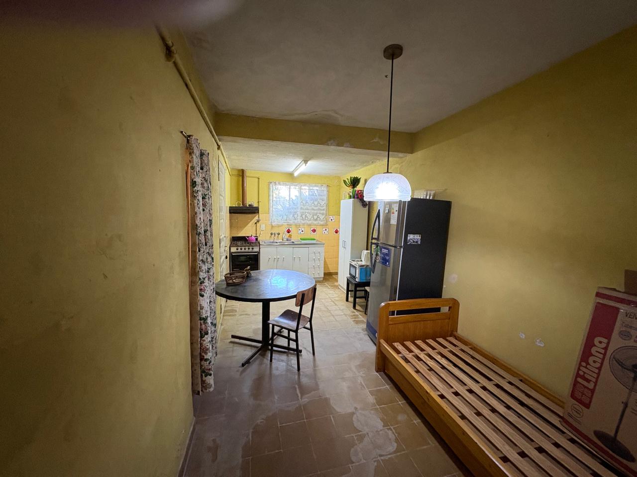 CASA EN VENTA  BV. ROCA - 3 DORMITORIOS