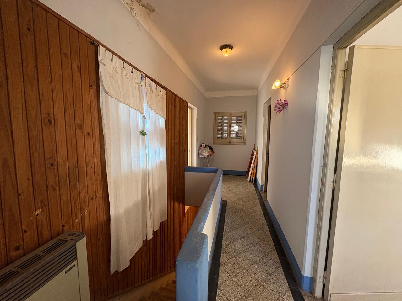 CASA EN VENTA  BV. ROCA - 3 DORMITORIOS