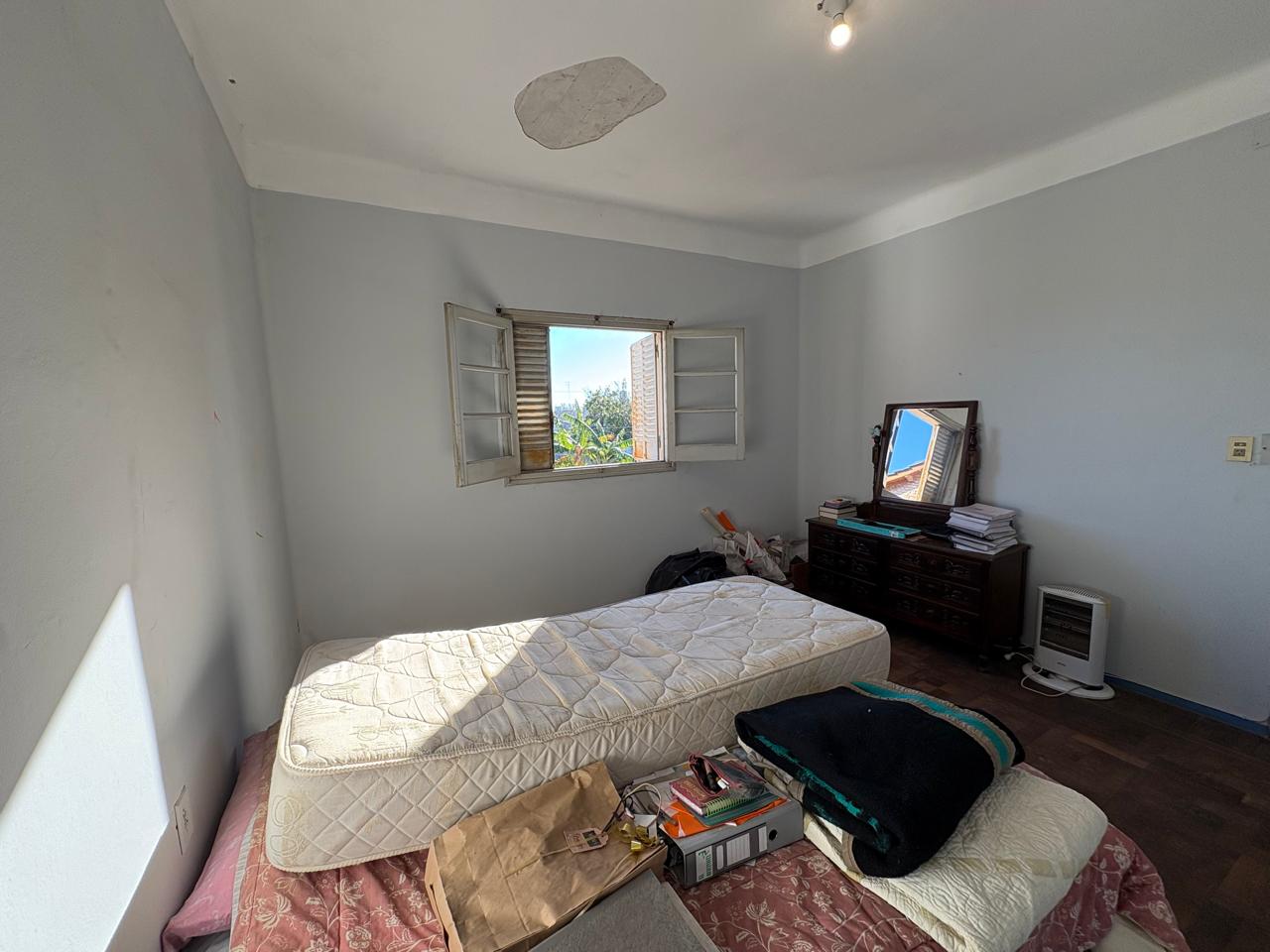 CASA EN VENTA  BV. ROCA - 3 DORMITORIOS