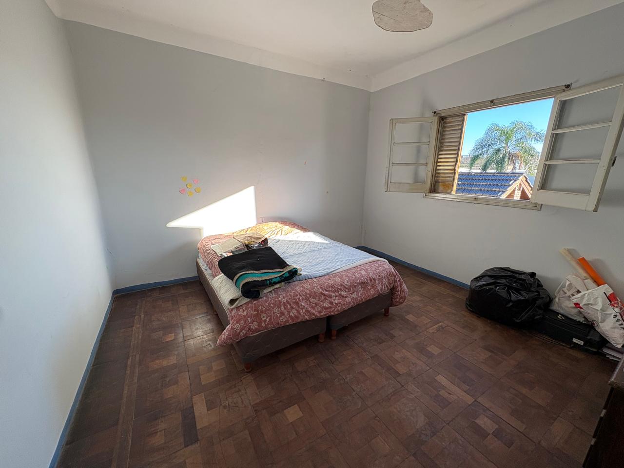 CASA EN VENTA  BV. ROCA - 3 DORMITORIOS