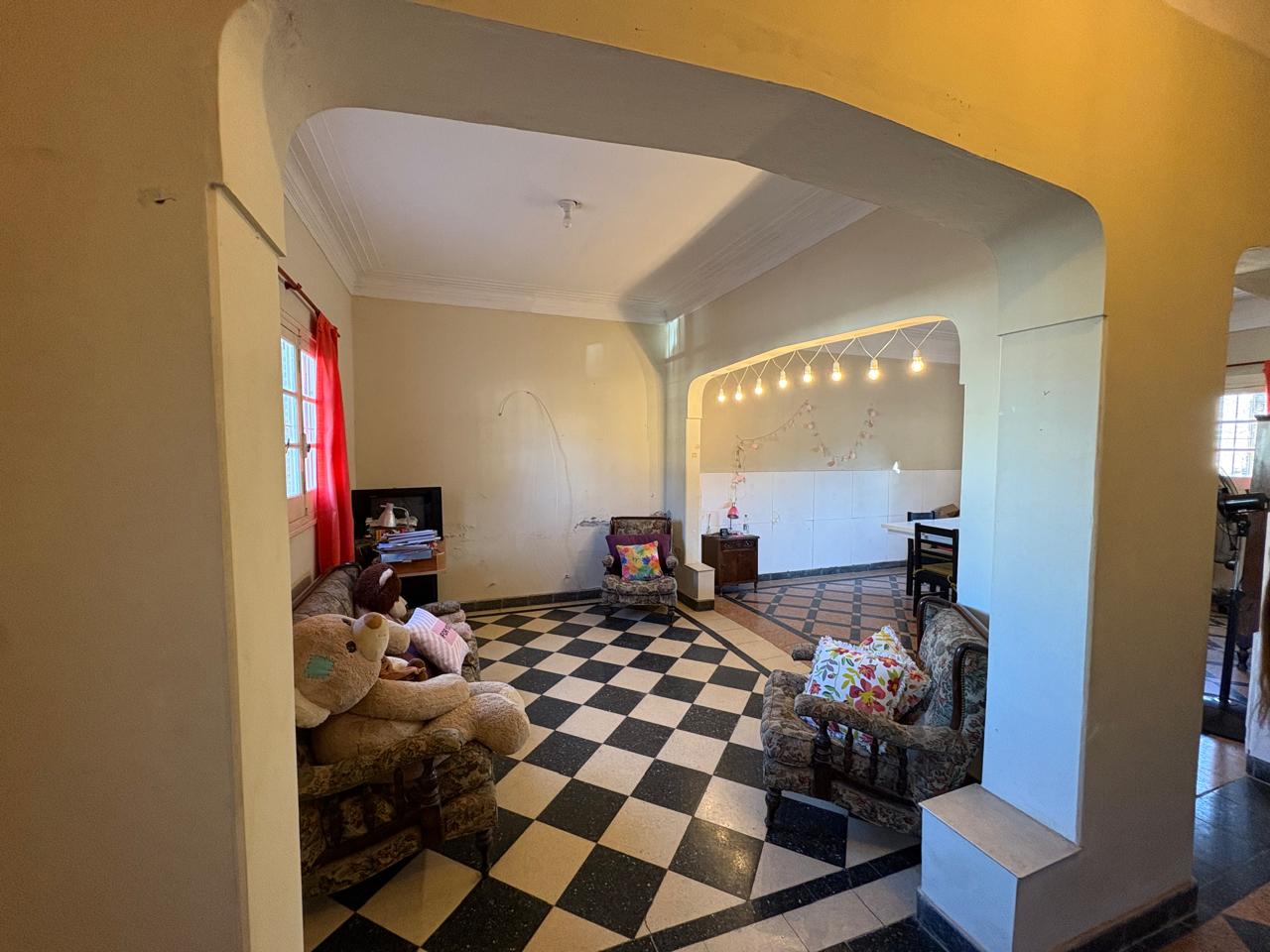 CASA EN VENTA  BV. ROCA - 3 DORMITORIOS