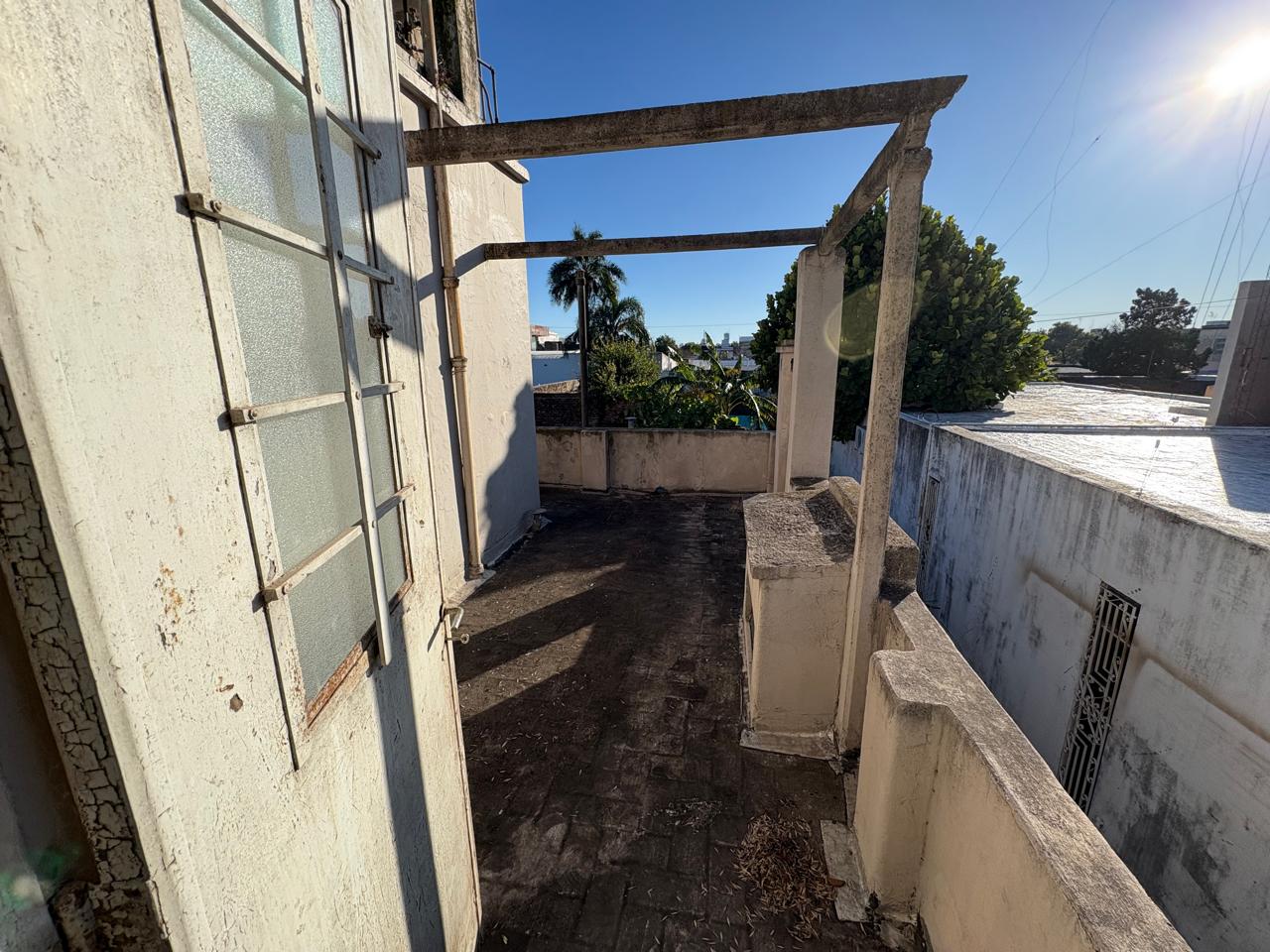 CASA EN VENTA  BV. ROCA - 3 DORMITORIOS