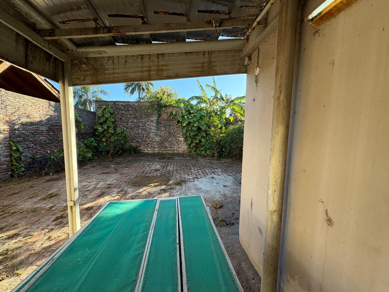 CASA EN VENTA  BV. ROCA - 3 DORMITORIOS