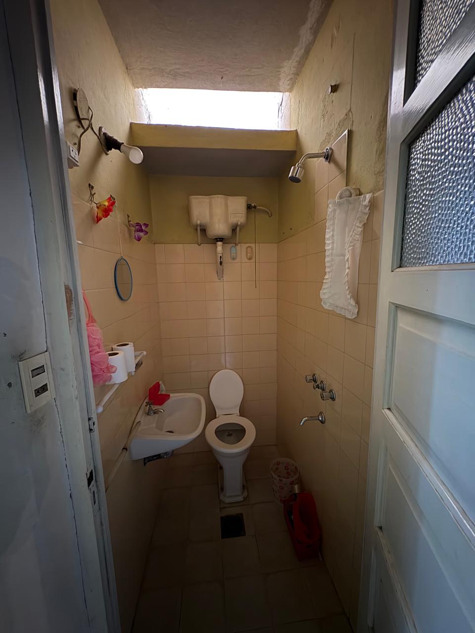 CASA EN VENTA  BV. ROCA - 3 DORMITORIOS