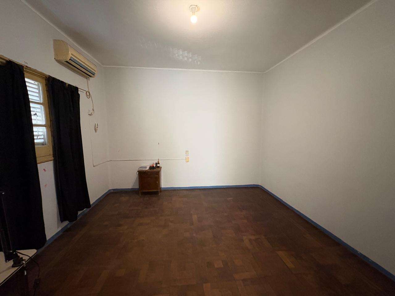 CASA EN VENTA  BV. ROCA - 3 DORMITORIOS