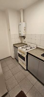 Alquilo depto 1 dorm. cplacard. B Nueva Cordoba.
