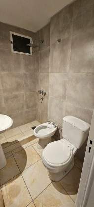 Alquilo depto 1 dorm. cplacard. B Nueva Cordoba.