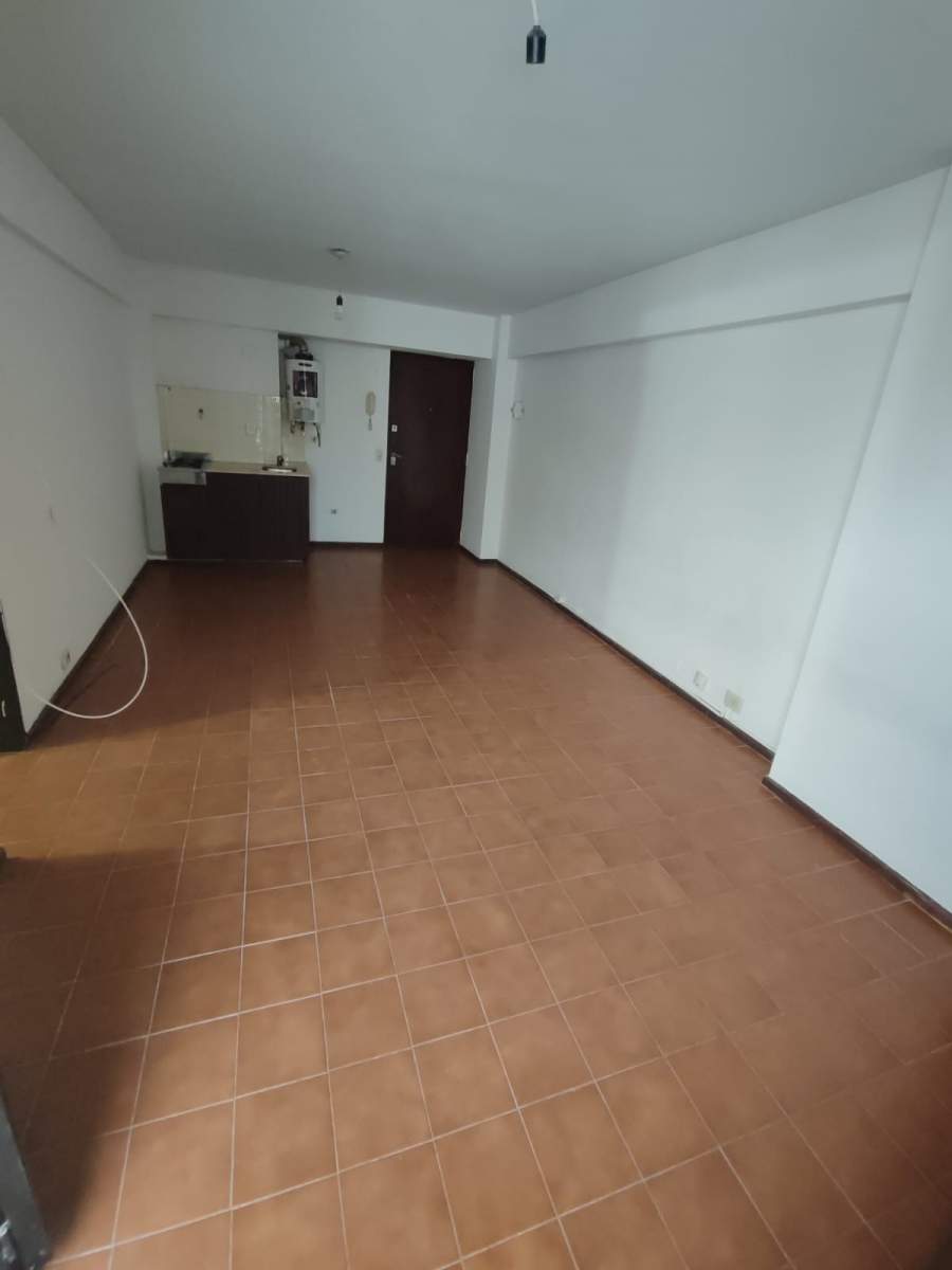 ALQUILER MONOAMBIENTE CON BALCON - A UNA CUADRA DEL PATIO OLMOS