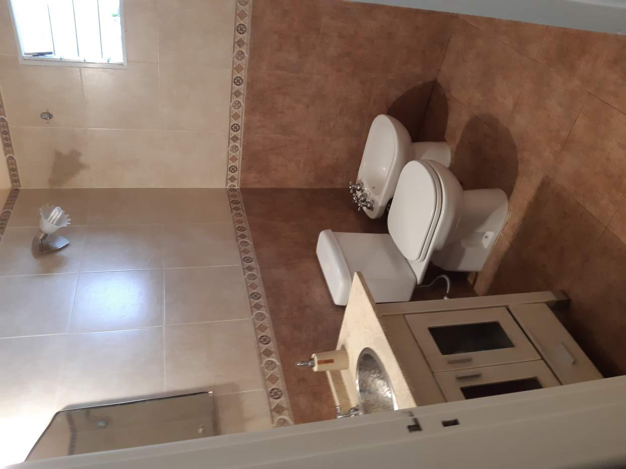 Casa en venta  2 Dptos Cosquín - Barrio Onofre Marimón - 3 dormitorios