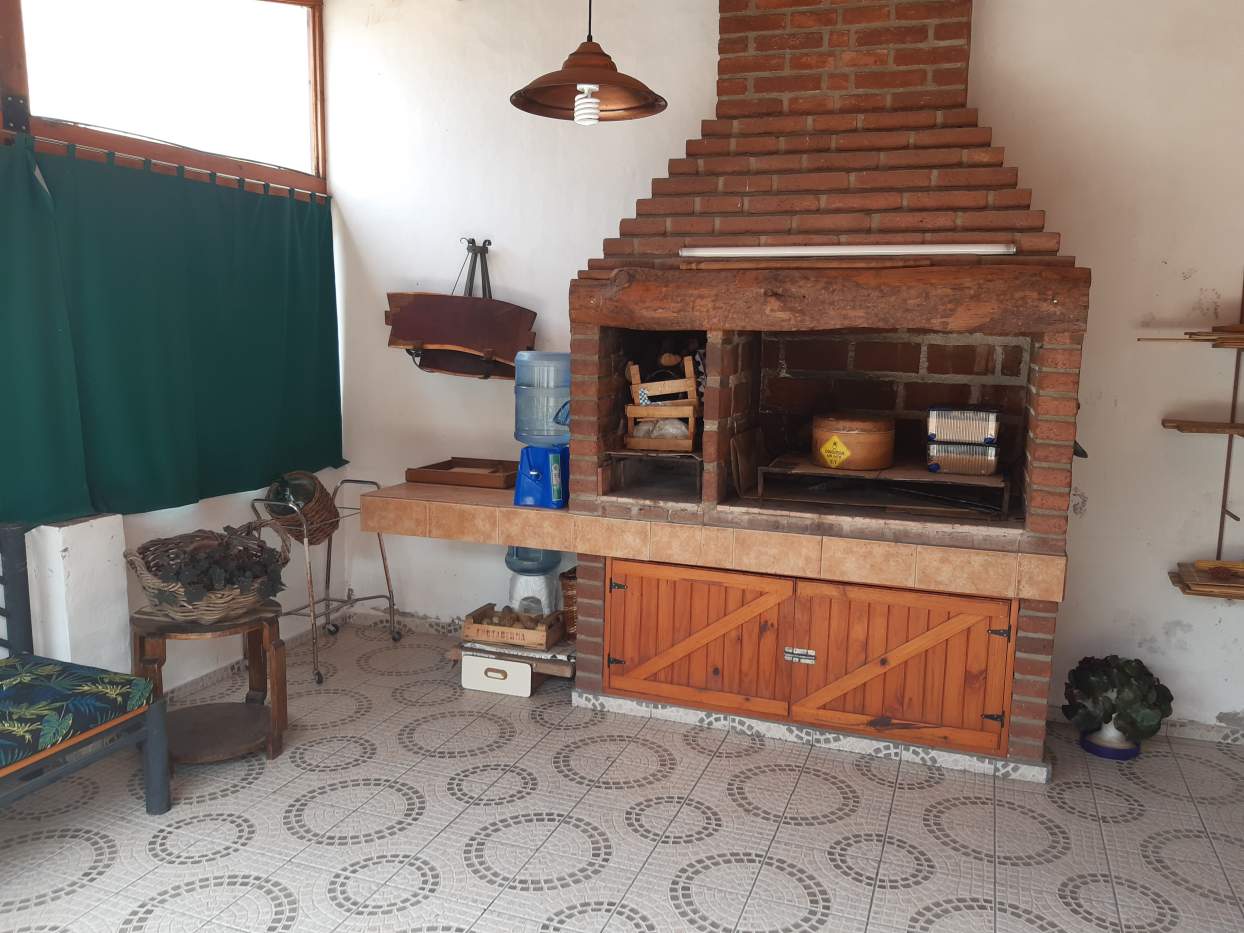Casa en venta  2 Dptos Cosquín - Barrio Onofre Marimón - 3 dormitorios