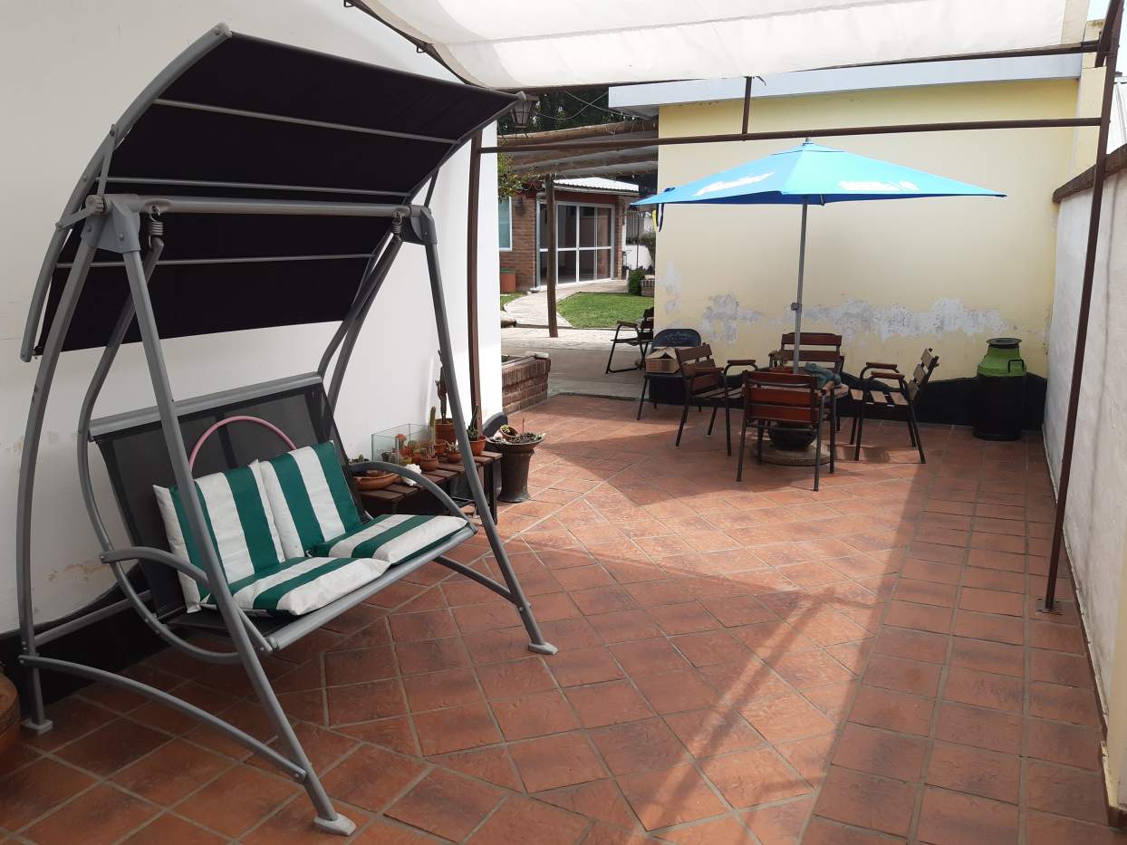 Casa en venta  2 Dptos Cosquín - Barrio Onofre Marimón - 3 dormitorios