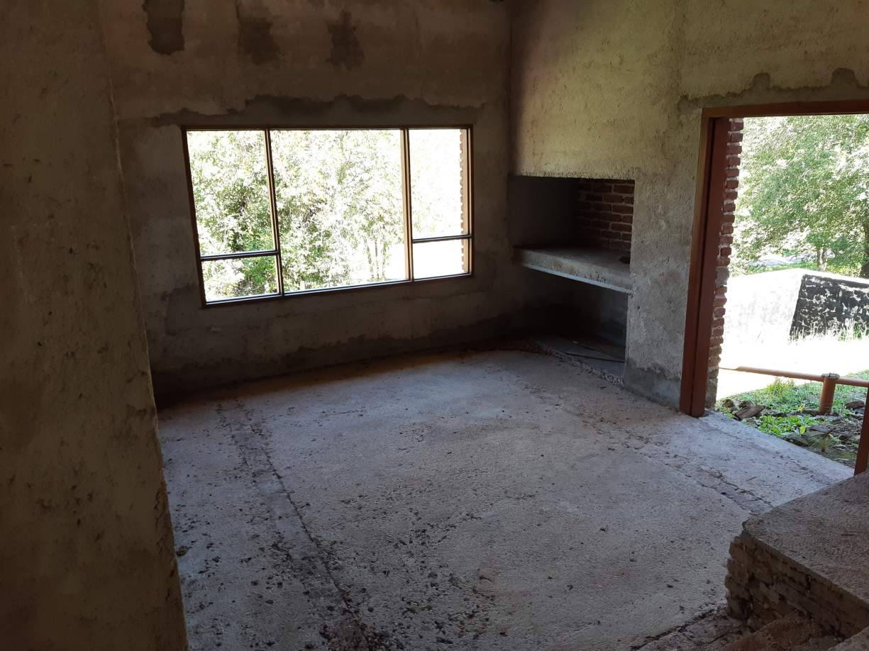 Casa en Venta a Terminar  Molinari, Cosquín - 3 dormitorios