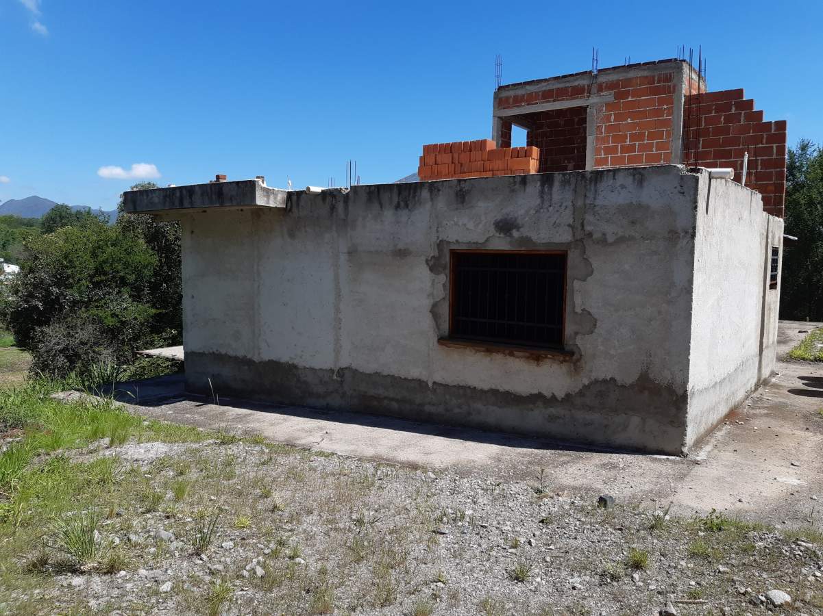 Casa en Venta a Terminar  Molinari, Cosquín - 3 dormitorios