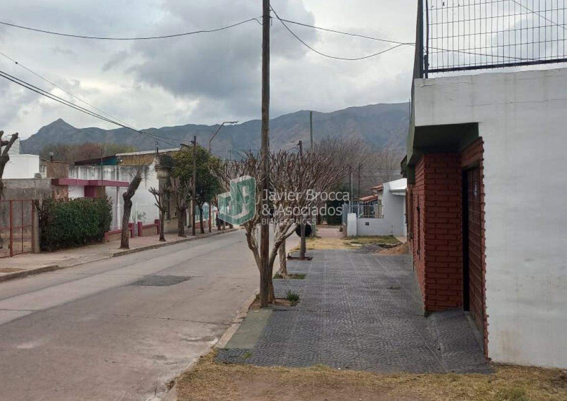 CASA EN VENTA COSQUÍN - Muy buena ubicación!! - 4 Dormitorios
