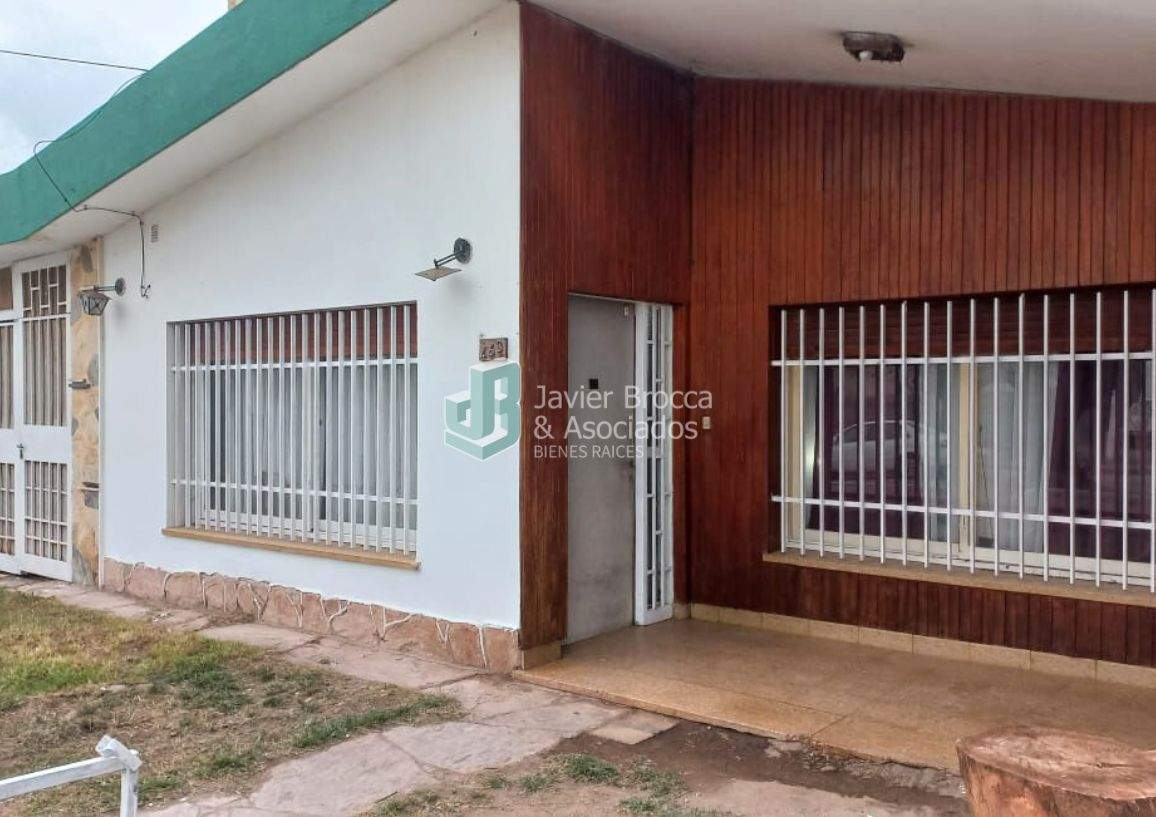 CASA EN VENTA COSQUÍN - Muy buena ubicación!! - 4 Dormitorios
