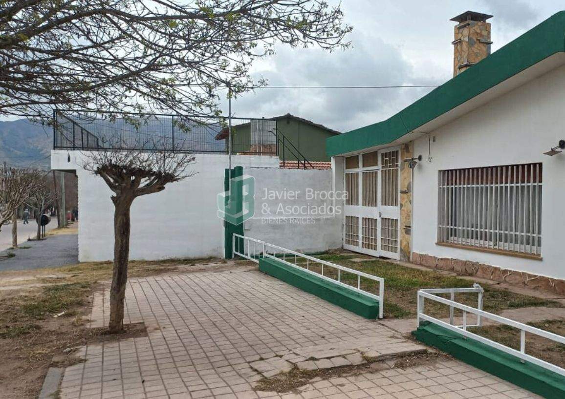 CASA EN VENTA COSQUÍN - Muy buena ubicación!! - 4 Dormitorios