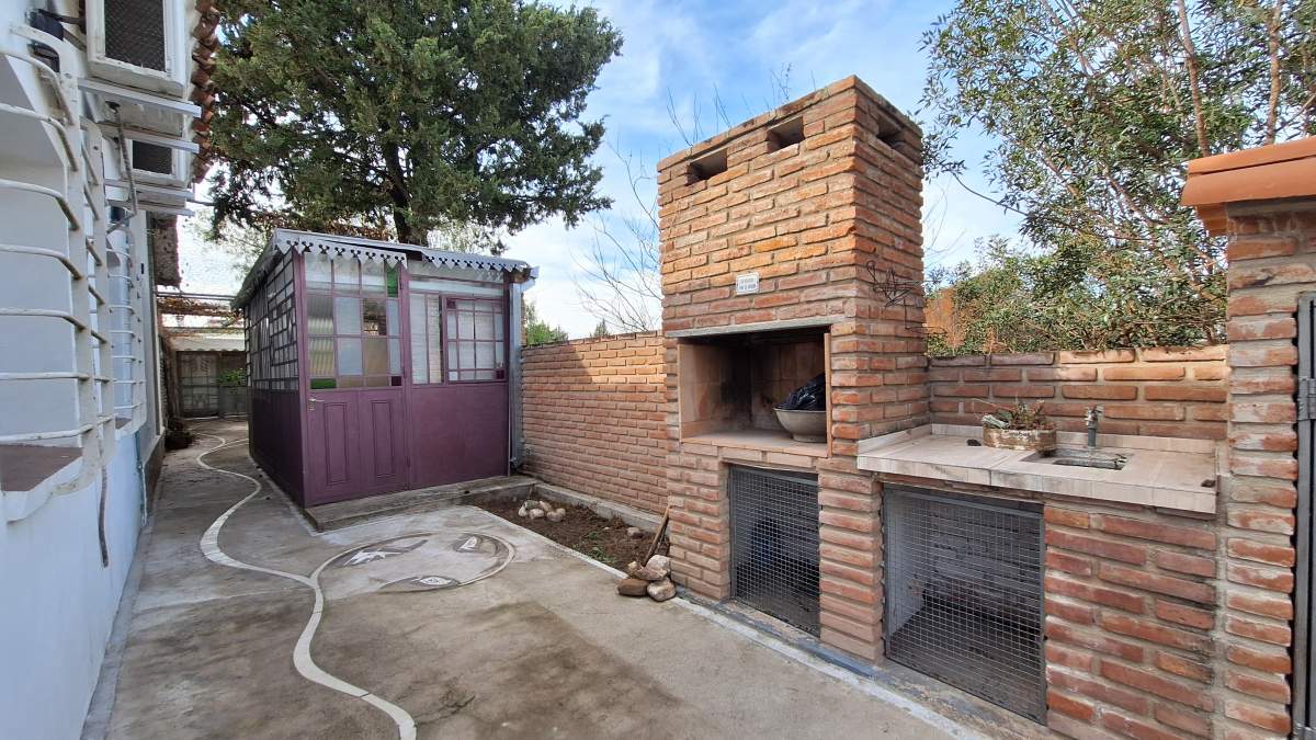 SE VENDE CASA  DEPARTAMENTO EN TANTI