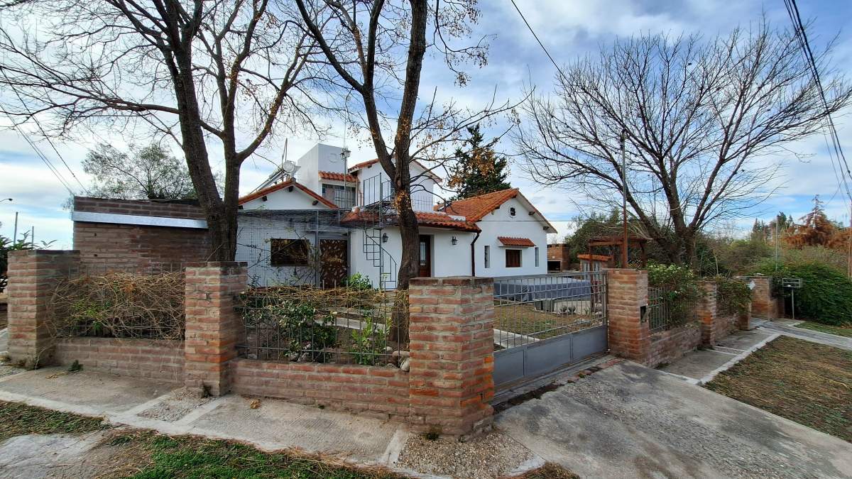 SE VENDE CASA  DEPARTAMENTO EN TANTI