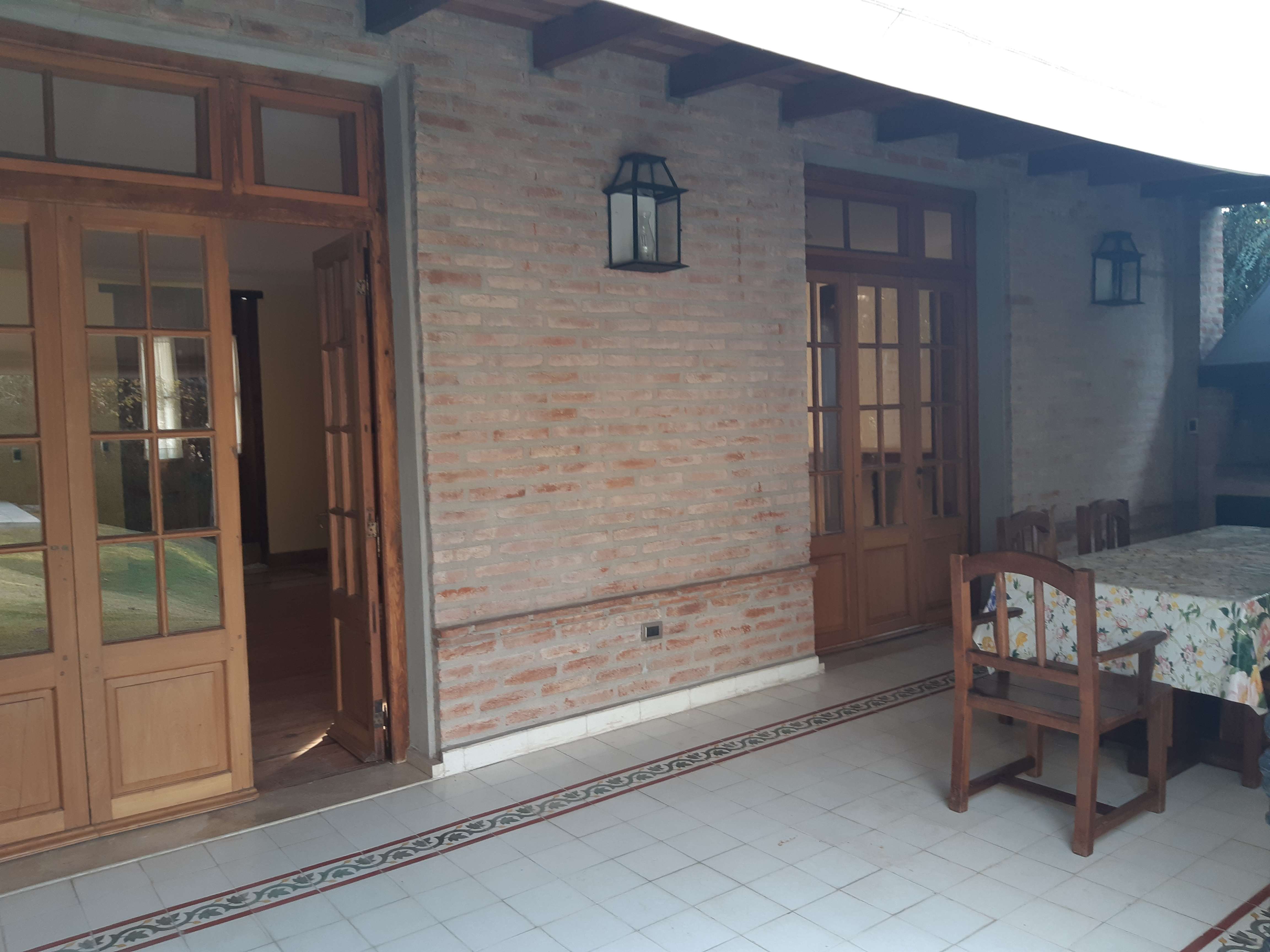 Alquiler permanente  Casa 3 Dormitorios en Country Lomas de La Carolina