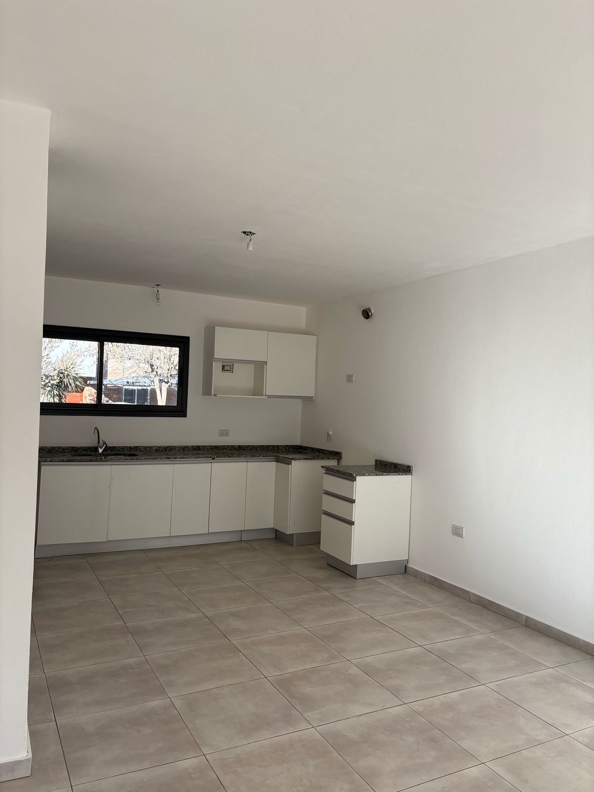 VENTA DUPLEX EN CHACRA DEL NORTE (Av. Circ. y Spil.)