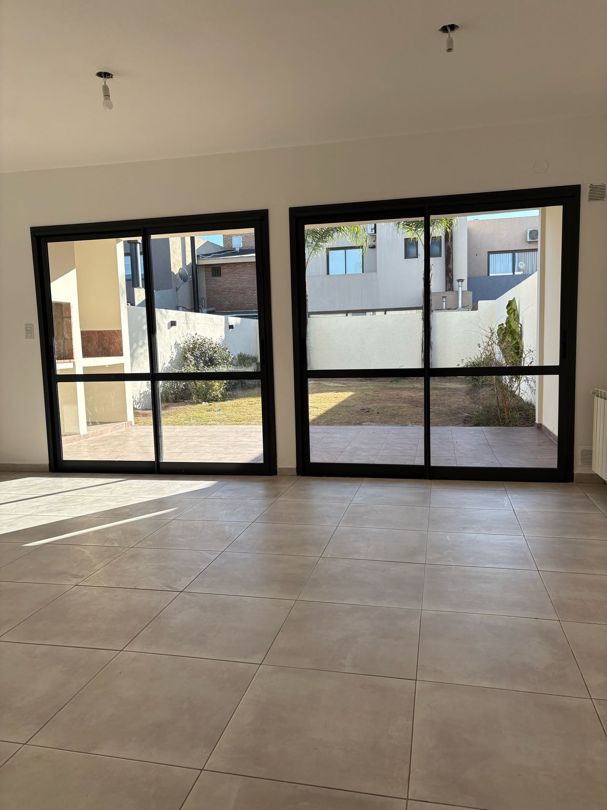 VENTA DUPLEX EN CHACRA DEL NORTE (Av. Circ. y Spil.)