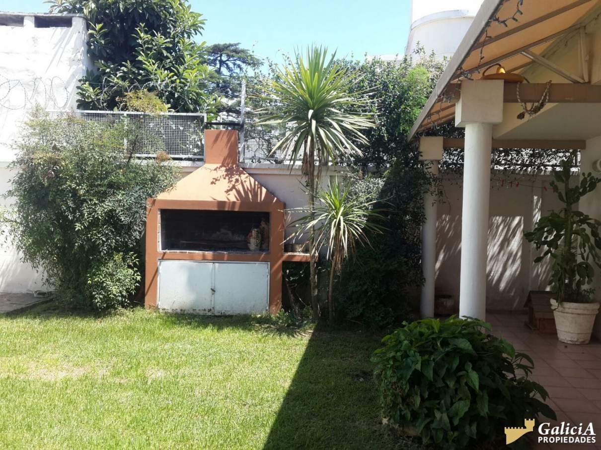 Av. Fernando Fader al 4300  Casa alquiler uso Residencial o Comercial,-