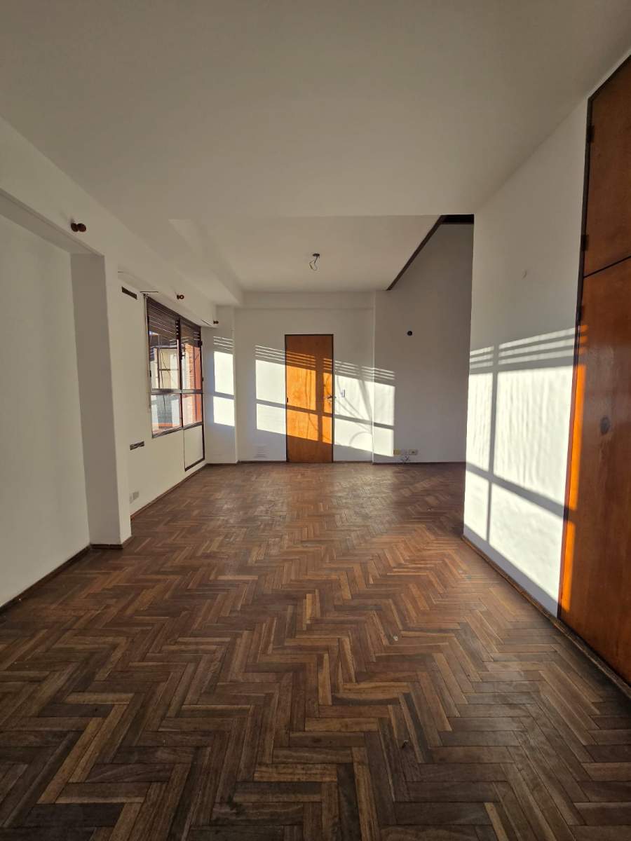 VENTA DEPARTAMENTO DE 2 DORMITORIOS MUY LUMINOSO Y CON GRAN VISTA!! LO VEMOS???