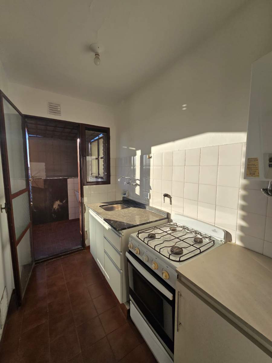 VENTA DEPARTAMENTO DE 2 DORMITORIOS MUY LUMINOSO Y CON GRAN VISTA!! LO VEMOS???