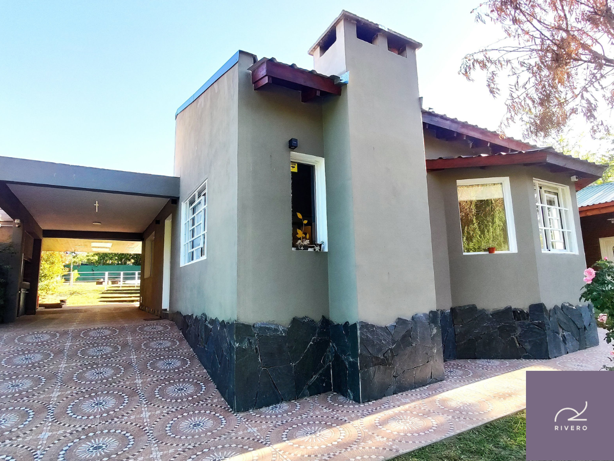Casa en alquiler permanente con pileta