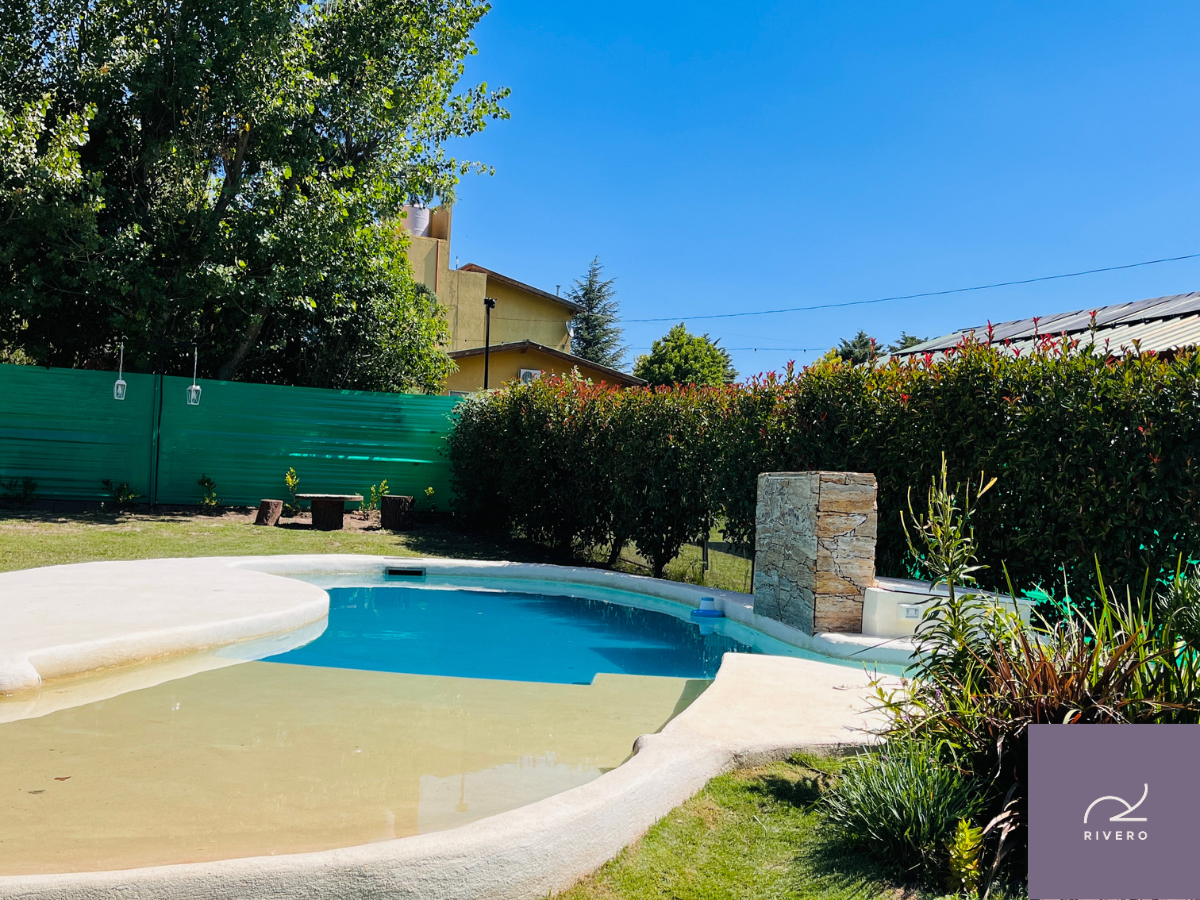 Casa en alquiler permanente con pileta