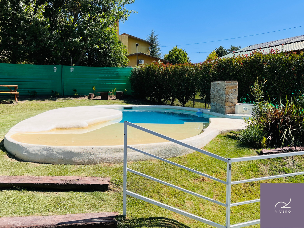 Casa en alquiler permanente con pileta