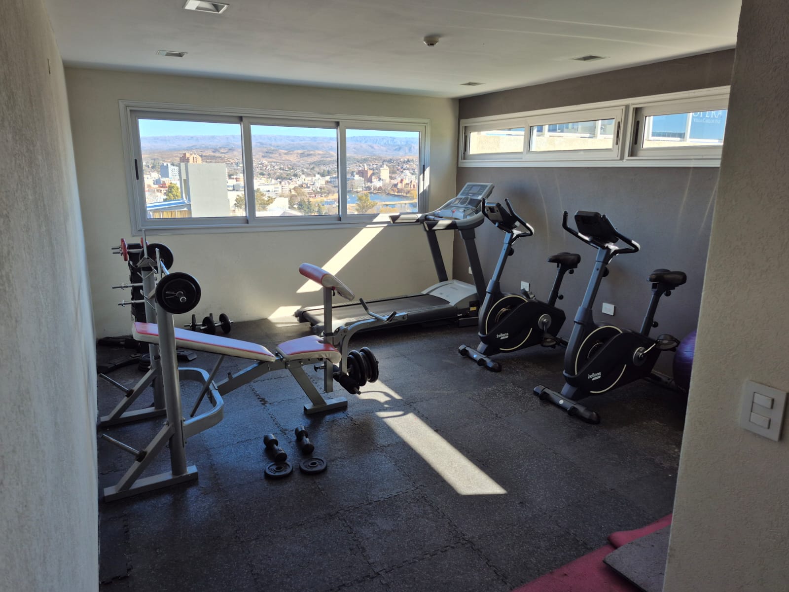 DEPARTAMENTO ALQUILER TEMPORAL O PERMANENTE UN DORMITORIO CENTRO CARLOS PAZ PILETA