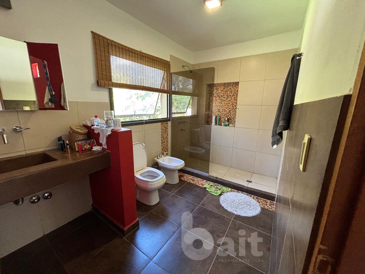 VENDO CASA 4 DORMITORIOS BARRIO LOS CIELOS VALLE ESCONDIDO S 24 HORAS APTO CREDITO