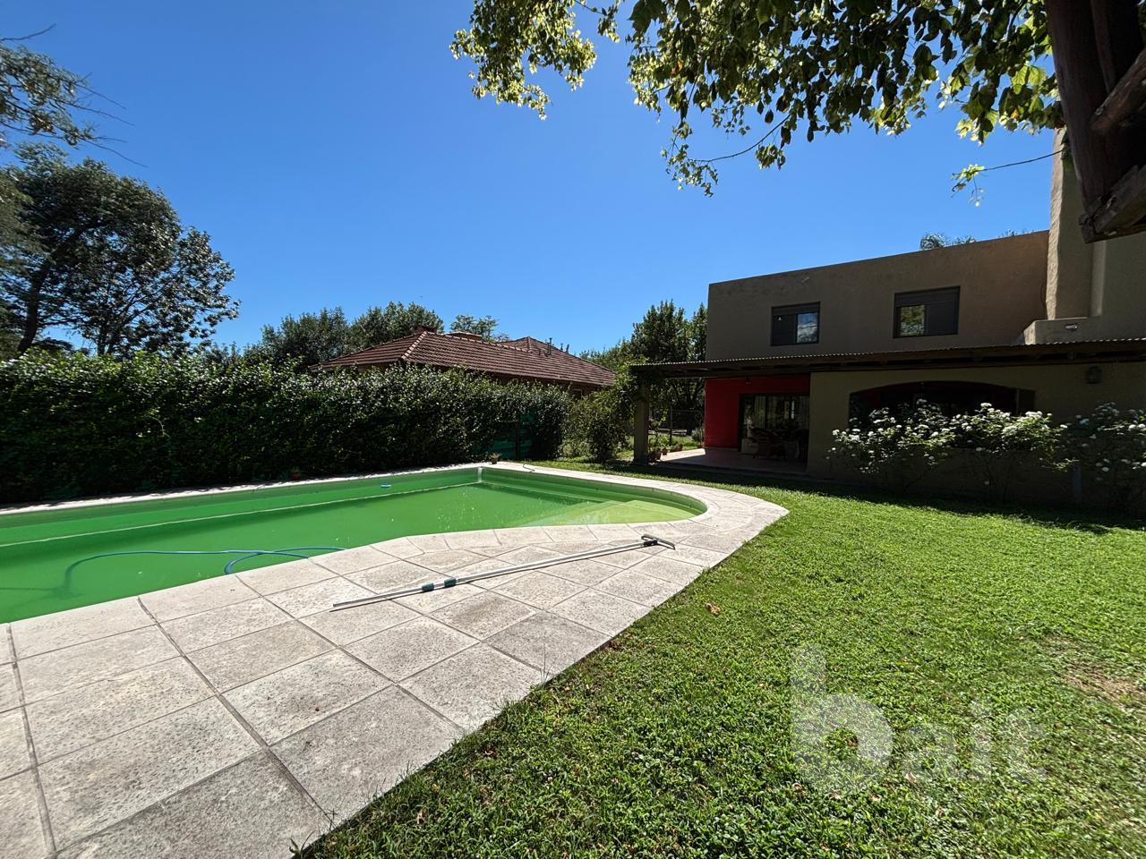 VENDO CASA 4 DORMITORIOS BARRIO LOS CIELOS VALLE ESCONDIDO S 24 HORAS APTO CREDITO