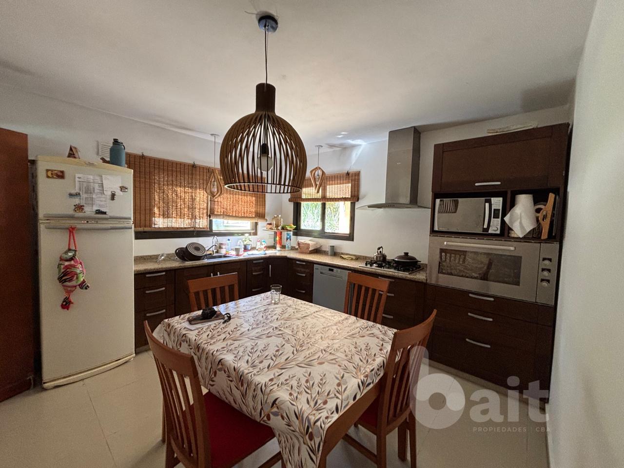 VENDO CASA 4 DORMITORIOS BARRIO LOS CIELOS VALLE ESCONDIDO S 24 HORAS APTO CREDITO