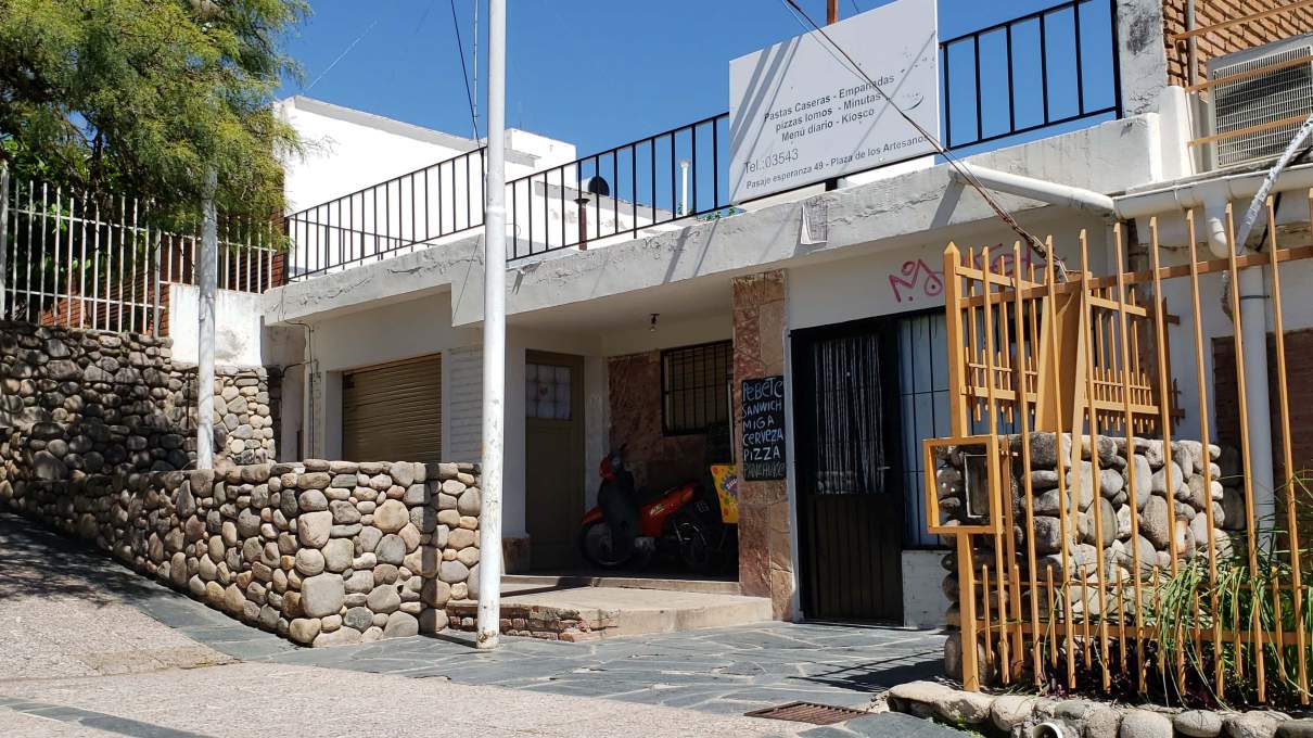 Vive la Oportunidad: Casa-Local Gastronómico en Río Ceballos