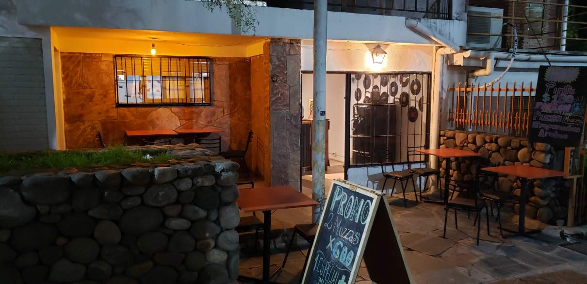 Vive la Oportunidad: Casa-Local Gastronómico en Río Ceballos