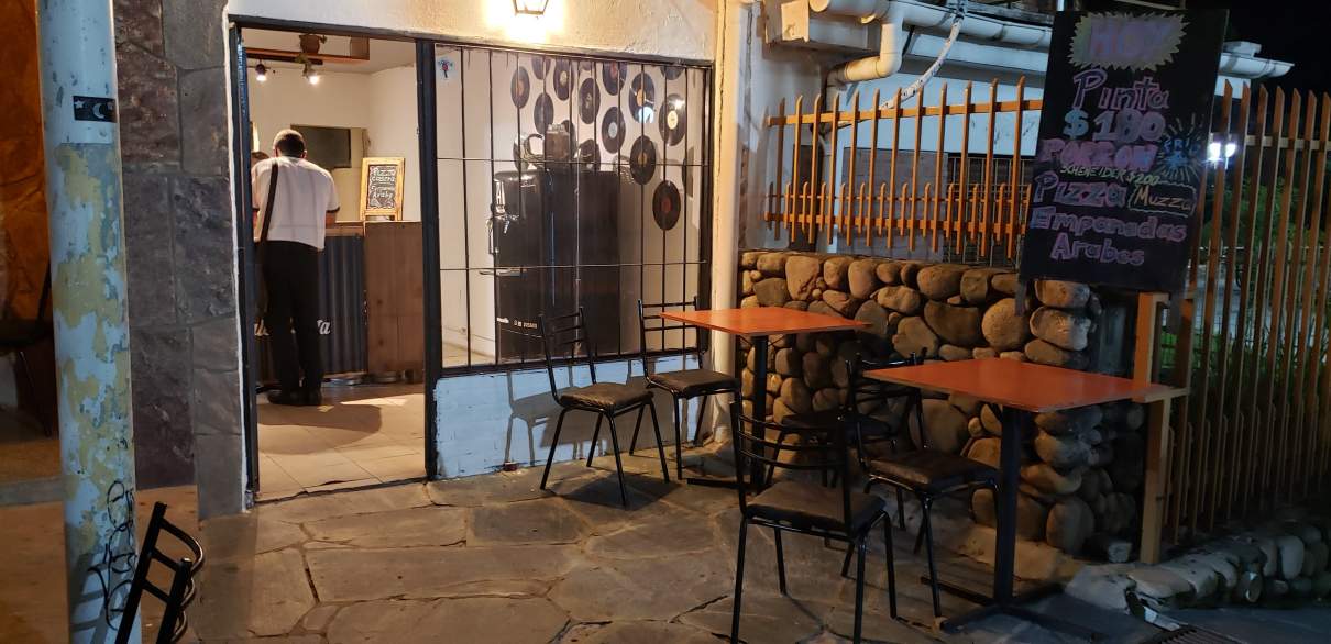 Vive la Oportunidad: Casa-Local Gastronómico en Río Ceballos