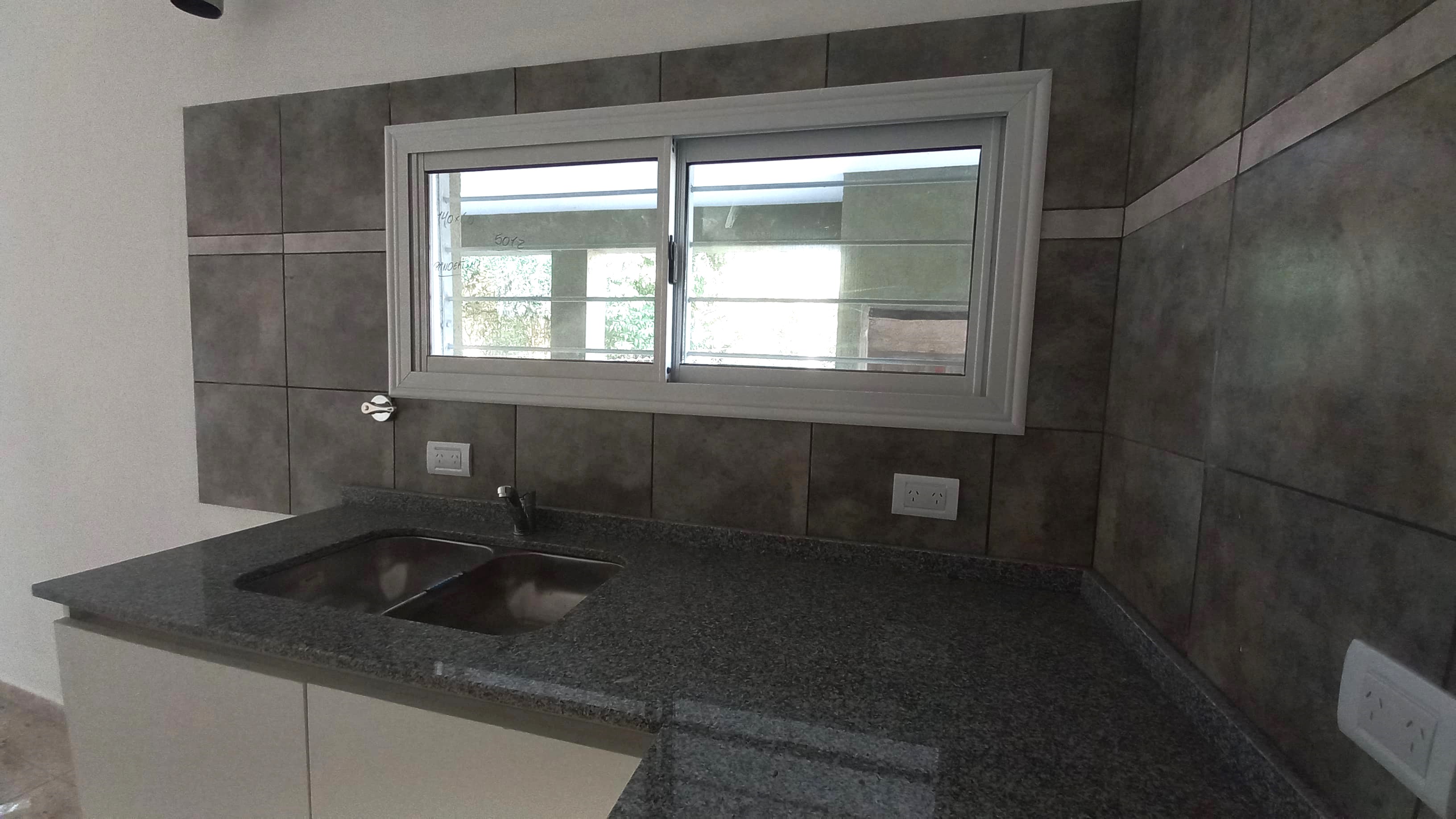 CASA EN VENTA A ESTRENAR COSQUÍN, Molinari - 2 dormitorios