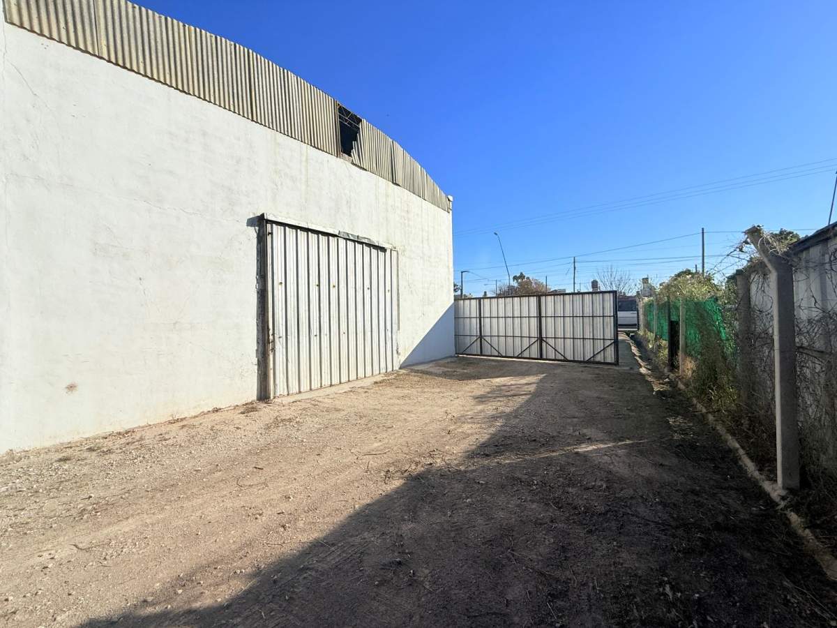 Galpon en Alquiler - Barrio Villa El Libertador