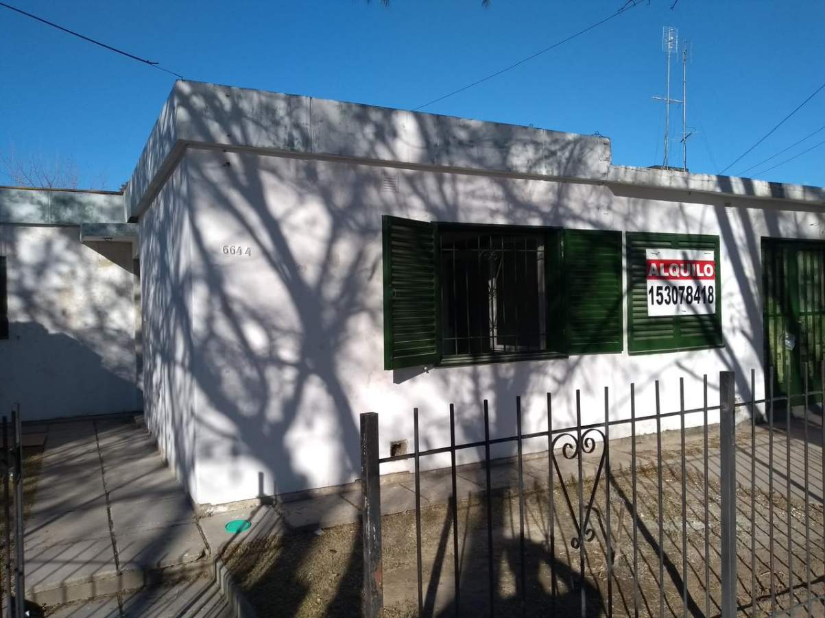 Casa en Venta - Barrio Inaudi - Ramón barrera al 5000