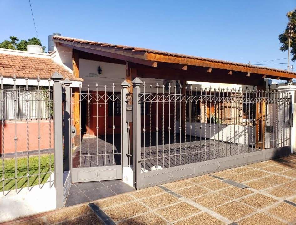 CASA VENTA RUTA 20- P. ROGATIS- 3DOR PATIO 2 COCHERAS PREMIUM AP CREDITO