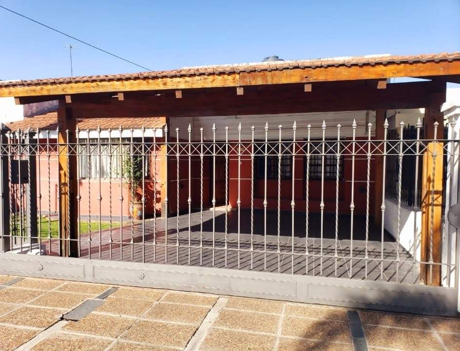 CASA VENTA RUTA 20- P. ROGATIS- 3DOR PATIO 2 COCHERAS PREMIUM AP CREDITO