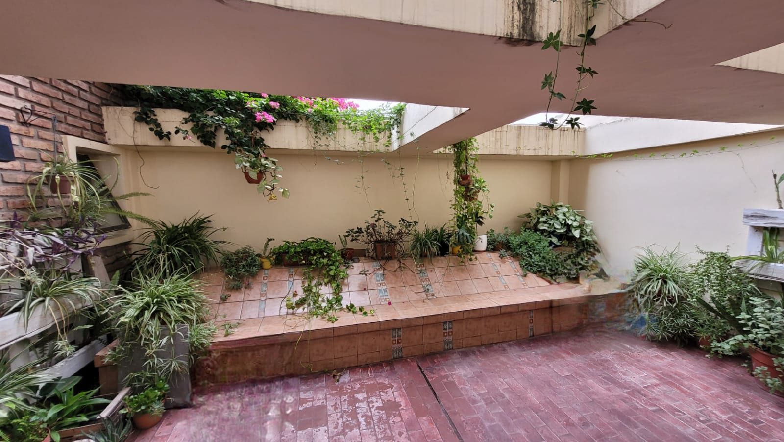 Departamento Amoblado en Alquiler Temporario   Un Dormitorio Patio  Centro de Córdoba