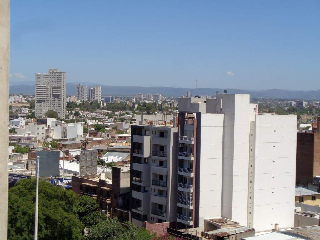 Barrio San Martín - Departamento Externo de 2 Dormitorio, Amplio y Luminoso con Cocina Separada y Excelente Vista. Sin Comisión
