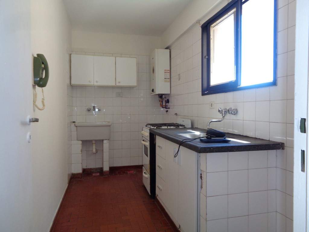 Barrio San Martín - Departamento Externo de 2 Dormitorio, Amplio y Luminoso con Cocina Separada y Excelente Vista. Sin Comisión