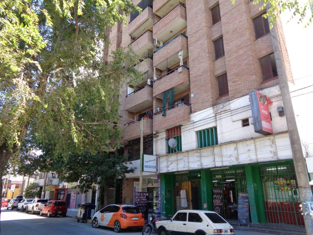Barrio San Martín - Departamento Externo de 2 Dormitorio, Amplio y Luminoso con Cocina Separada y Excelente Vista. Sin Comisión