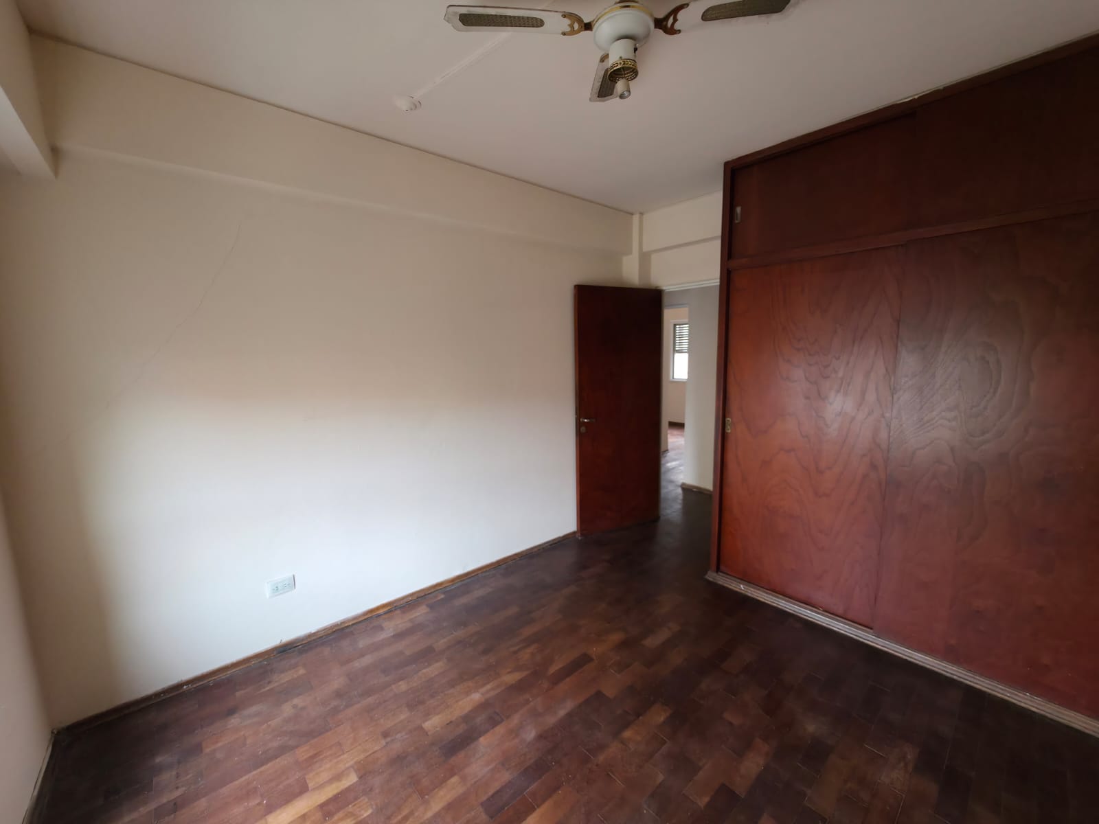 ALQ. AV COLÓN 1170 - B ALBERDI - CÓRDOBA - DPTO. 3 DORM. CDEP SERV.